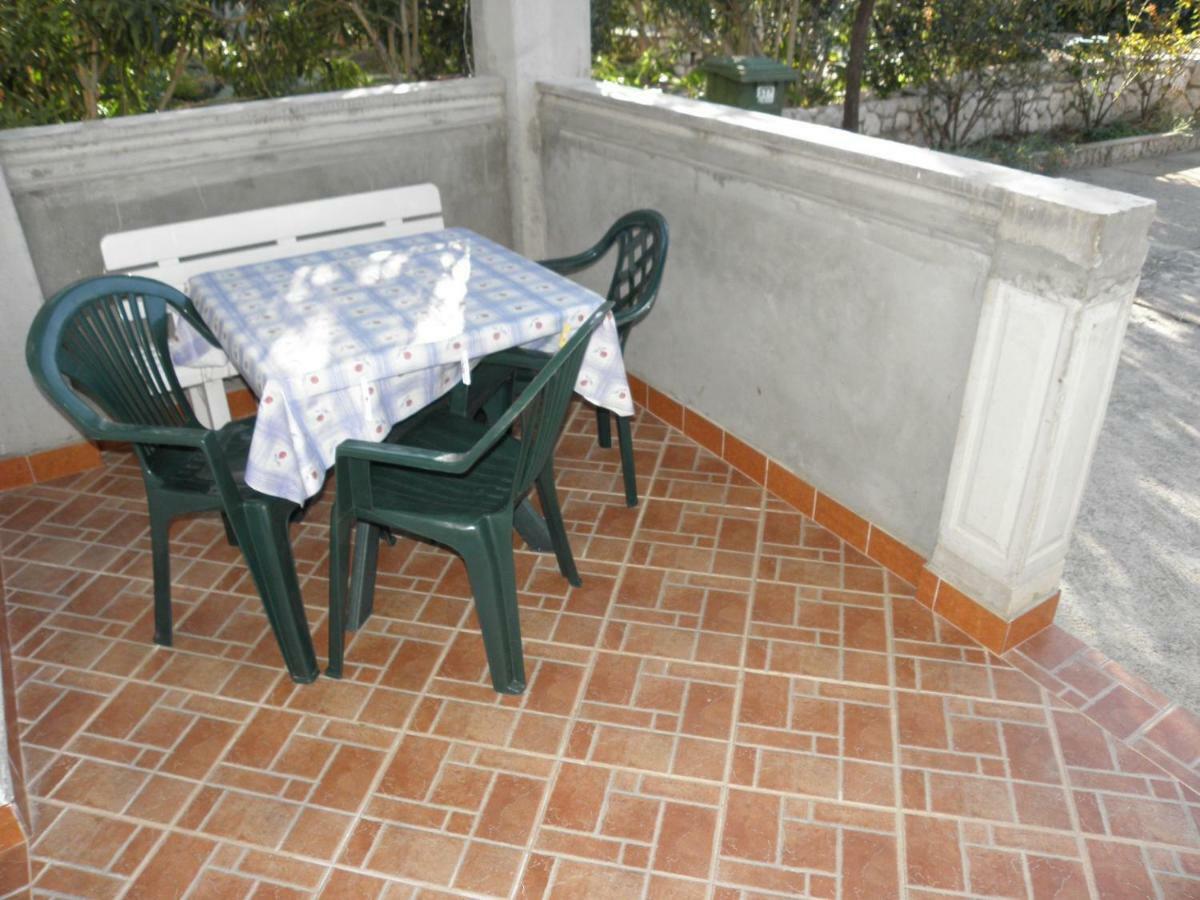 Apartments Fabijan - 50M From Sea Povljana Εξωτερικό φωτογραφία
