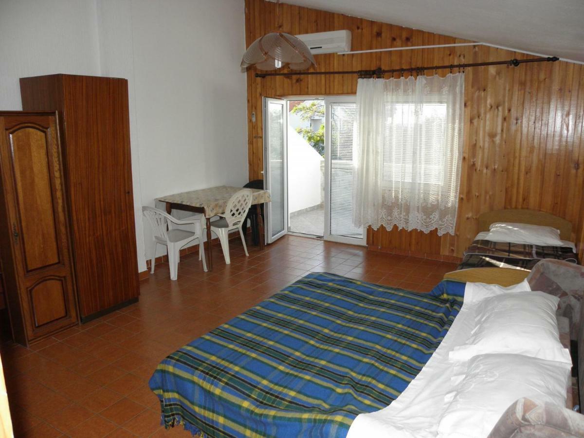 Apartments Fabijan - 50M From Sea Povljana Εξωτερικό φωτογραφία